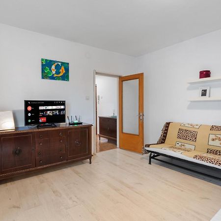בוקרשט Dristor Large And Cozy Apartment מראה חיצוני תמונה