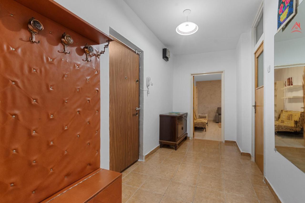 בוקרשט Dristor Large And Cozy Apartment מראה חיצוני תמונה